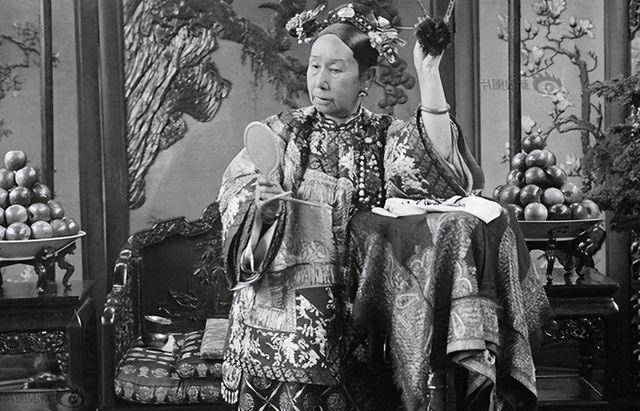 慈禧正常生活一天的消费<strong></p>
<p>币天</strong>，如果放到现在，折合人民币多少