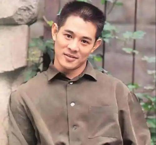 李连杰:后事一切从简<strong></p>
<p>软件刷</strong>，不用立碑也不用办丧事，树葬海葬都可以