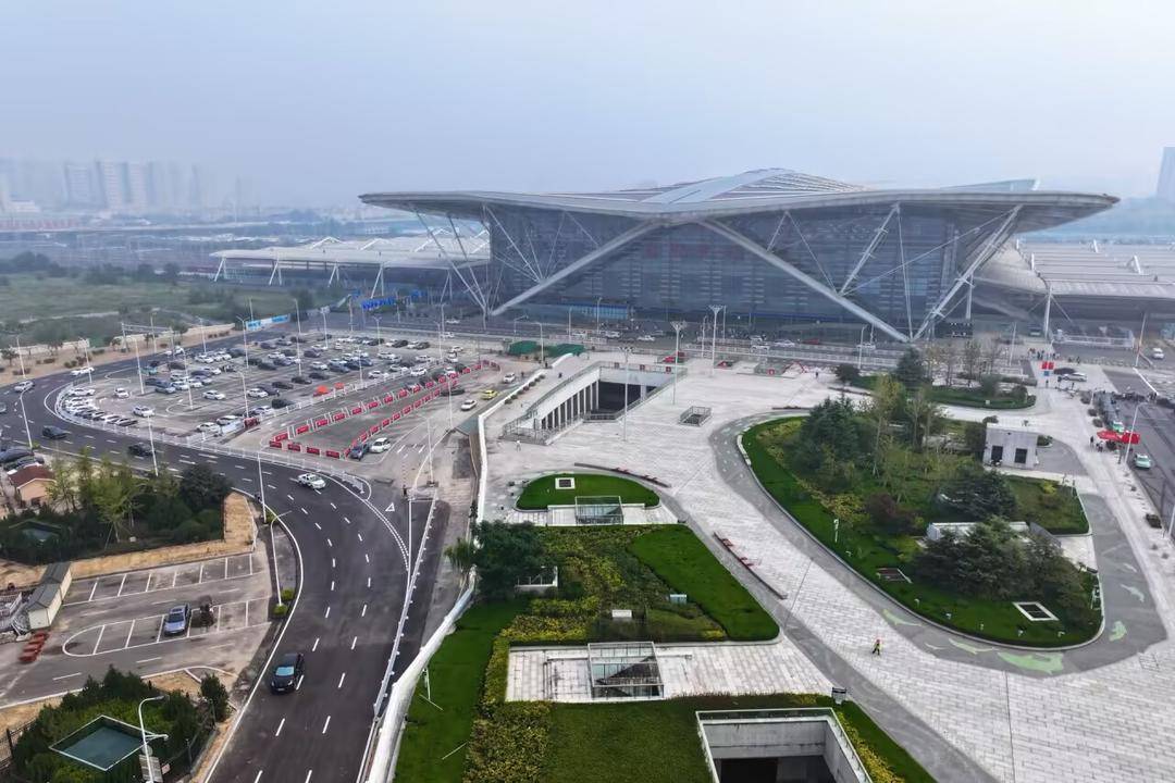 “双节”假期<strong></p>
<p>USDT交易所</strong>，铁路青岛站预计发送旅客170万人