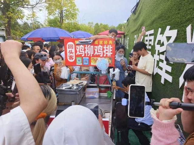 被流量砸中的“鸡排哥”：炸到中暑<strong></p>
<p>USDT交易所</strong>，每天睡三四个小时，怕辜负顾客不舍得休息