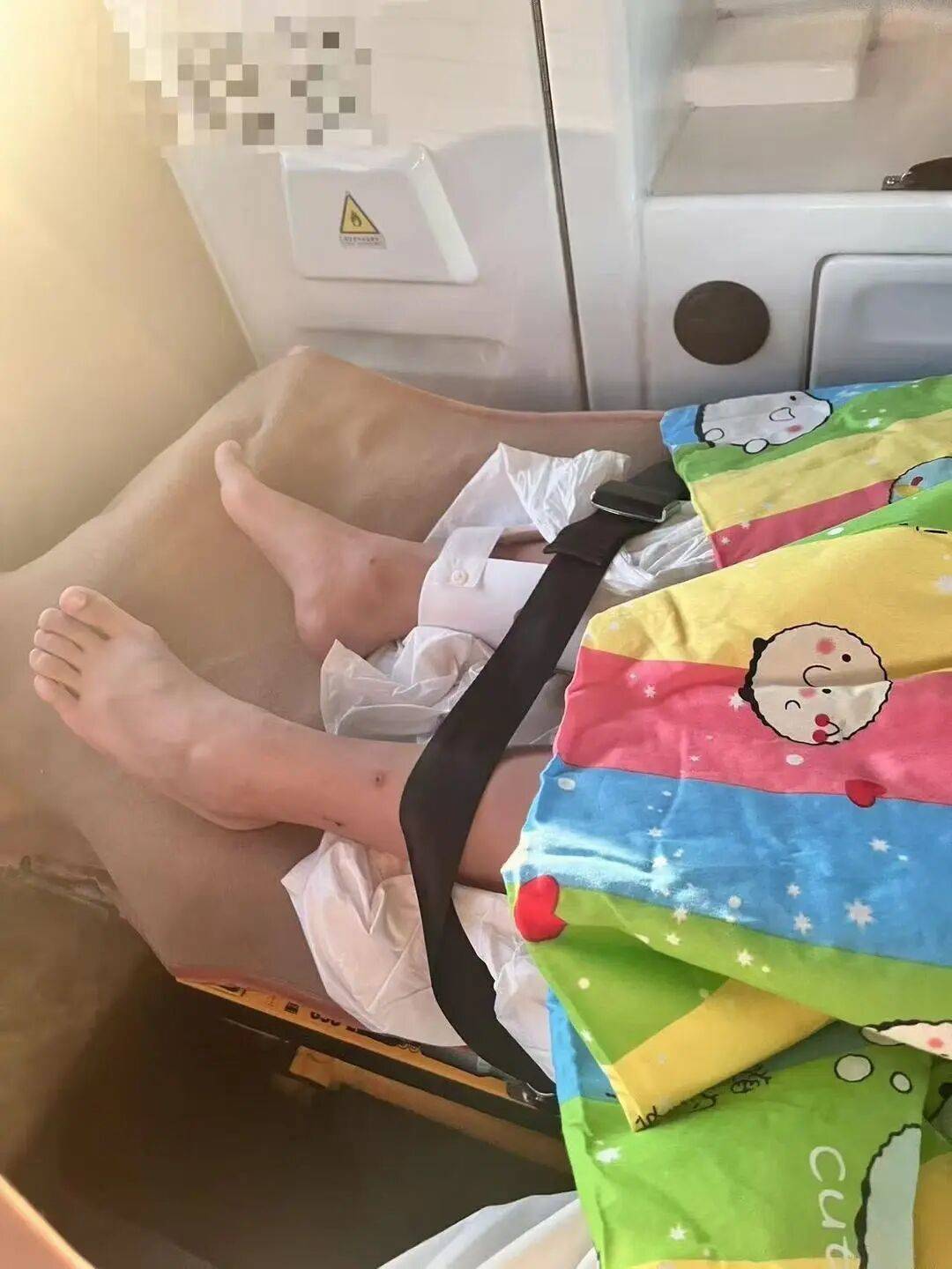 男子火车上铺跌落砸断10岁女孩腿骨<strong></p>
<p>XRP交易所</strong>，回应“失联”称失业讨薪中