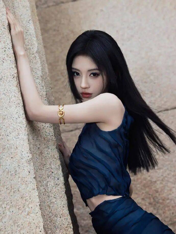 时装周上的女明星<strong></p>
<p>XRP交易所</strong>，秋冬氛围感一键封顶！