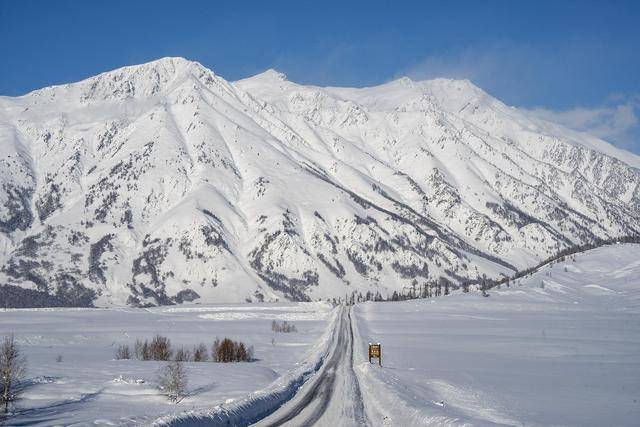 新疆喀纳斯景区遭遇降温降雪<strong></p>
<p>瑞波币交易所</strong>，道路仍处于管制状态