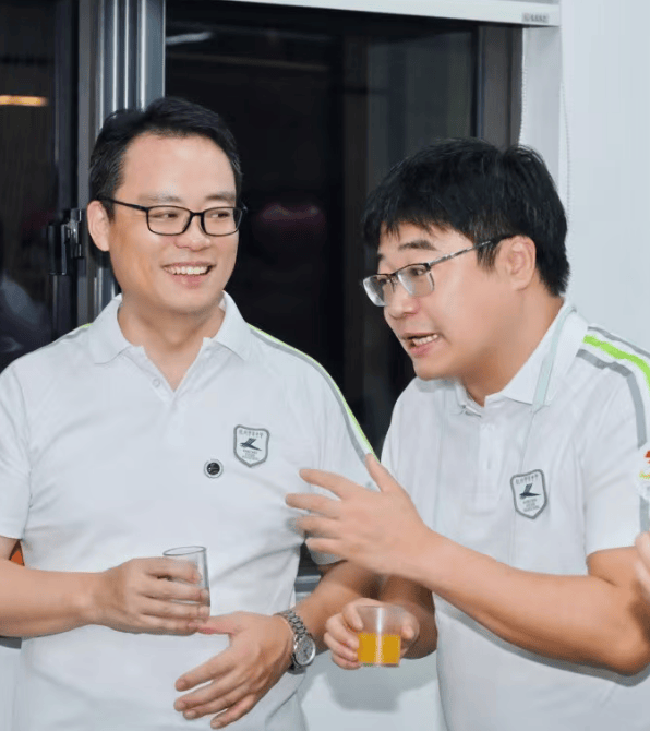 那个让老师骄傲的“调皮”班级!30年同学聚会<strong></p>
<p>DOT交易所</strong>,还伴有一封来自贵州的感谢信