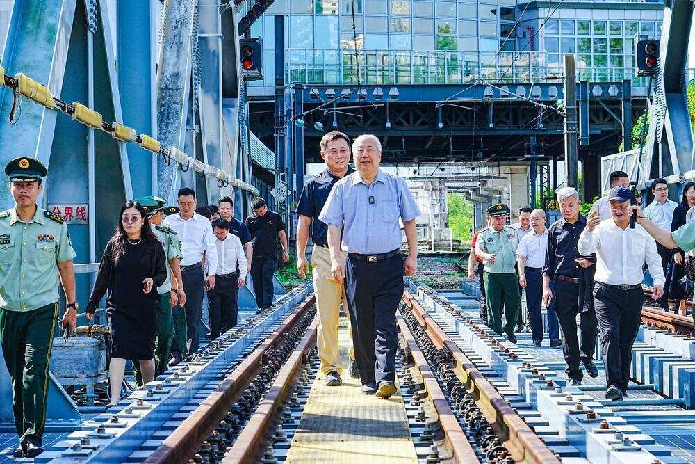 70年前<strong></p>
<p>波卡币交易所</strong>,钱学森经罗湖口岸归国!武警广东总队深圳第二支队开展纪念活动