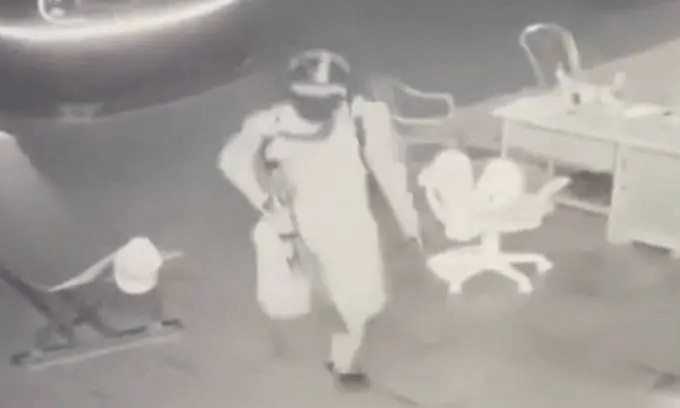 越南一家3口被枪杀<strong></p>
<p>波卡币交易所</strong>,33岁男子被警方抓获,声称“为完成游戏任务”,抢走现金折合人民币140元