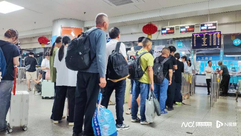 广州客运模式悄然转型:地铁口上车<strong></p>
<p>波卡币交易所</strong>,“客运站+停靠点”结合