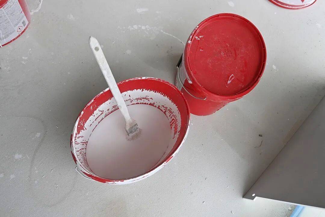 西安一名48岁油漆工地下室刷漆中毒<strong></p>
<p>币安币交易所</strong>,抢救四天后离世,警方已介入