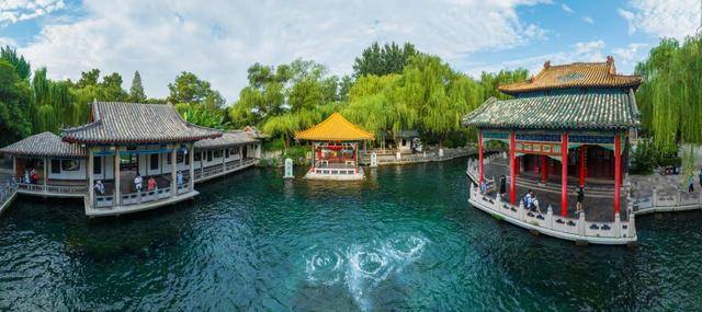 趵突泉地下水位突破30米大关<strong></p>
<p>BNB交易所</strong>!济南泉水进入最佳观赏季