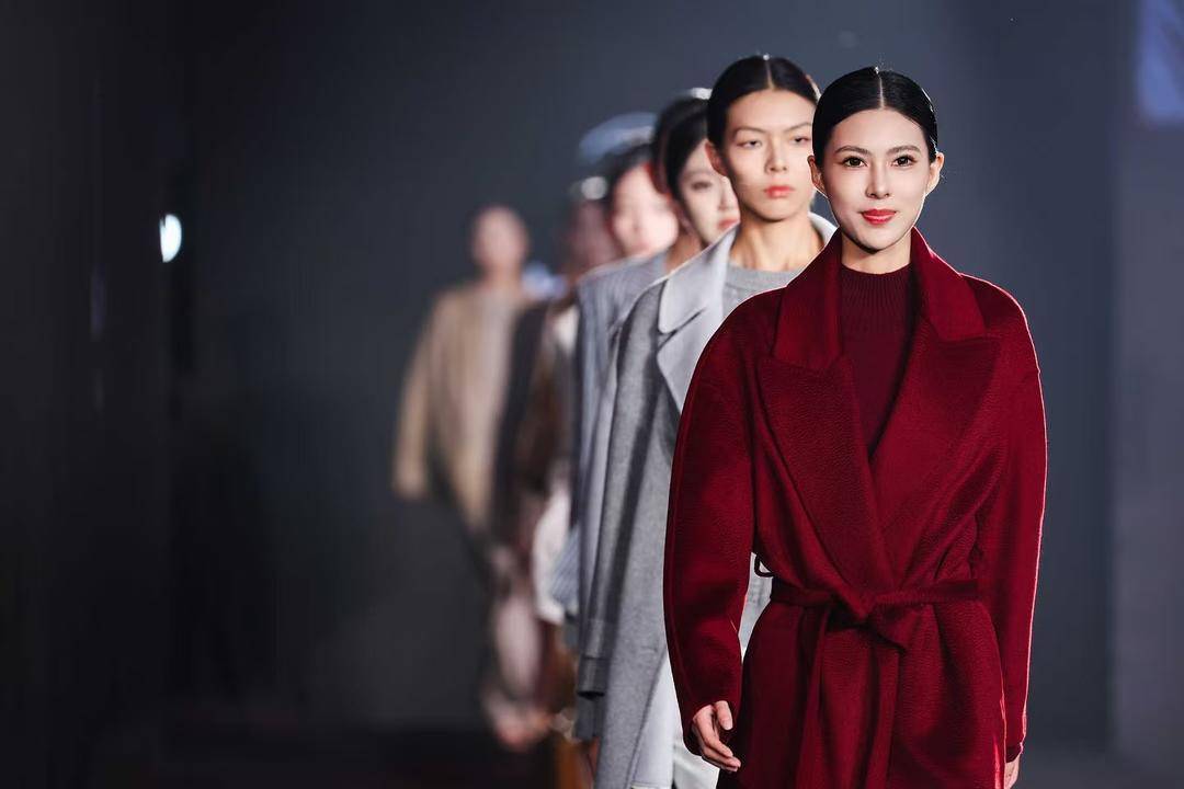 非遗惊艳、萌娃抢镜、大码模特出圈<strong></p>
<p>BNB交易所</strong>!南京国际时尚周看点太密