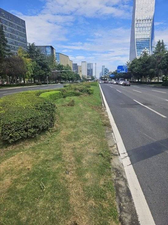 小米汽车失控起火司机遇难<strong></p>
<p>BNB交易所</strong>,目击者称车速150km/h,实探事故地:燃烧留下的印记仍在