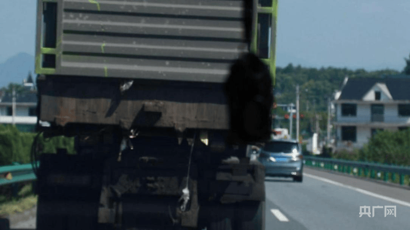 中央安全生产考核巡查组在江西玉山明查暗访发现:客运隐患突出<strong></p>
<p>币安币交易所</strong>,垃圾清运车问题频发