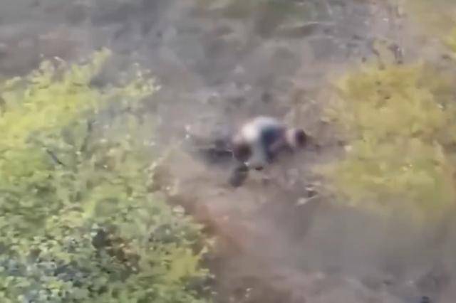 俄无人机救下一名正遭乌军性侵女子<strong></p>
<p>艾达币交易所</strong>,顾不上提裤子拔腿就逃,随后被击中