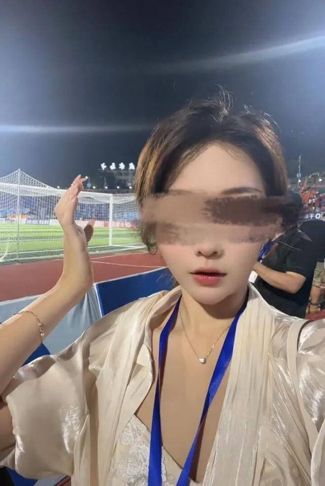 湖南一女主播被伪装的包裹炸伤<strong></p>
<p>艾达币交易所</strong>,永州公安:正在核实具体情况