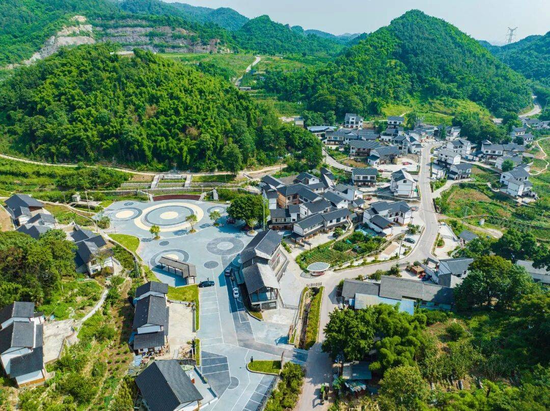 第三批“巴蜀美丽庭院示范片”项目<strong></p>
<p>比特现金交易所</strong>,全部完工!