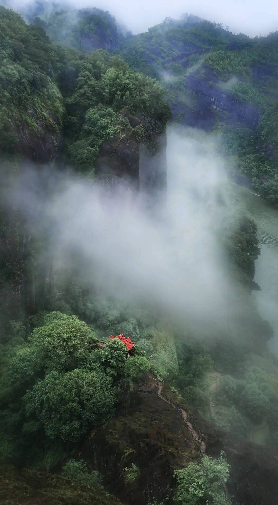 为什么年轻人迷上了爬山? | 秋高气爽<strong></p>
<p>莱特币交易所</strong>,是时候出发了→