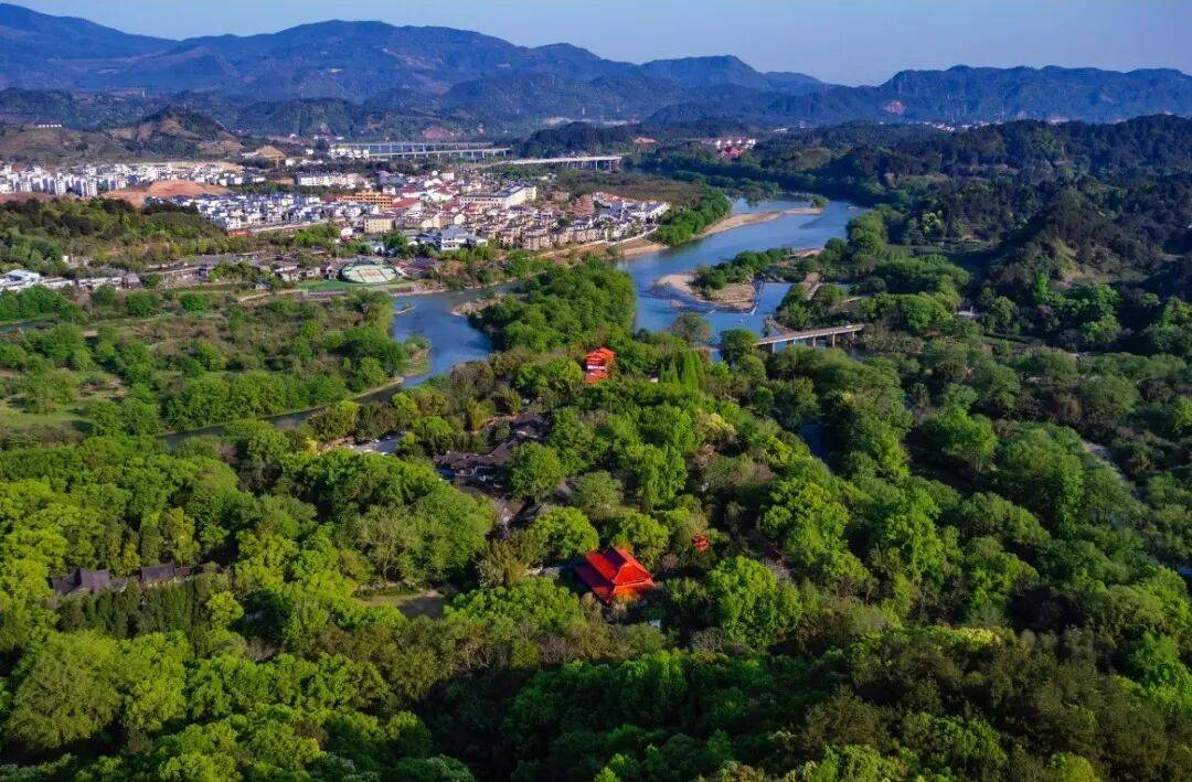 为什么年轻人迷上了爬山? | 秋高气爽<strong></p>
<p>莱特币交易所</strong>,是时候出发了→