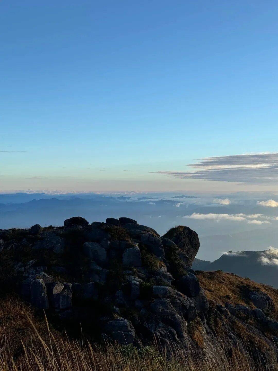 为什么年轻人迷上了爬山? | 秋高气爽<strong></p>
<p>莱特币交易所</strong>,是时候出发了→