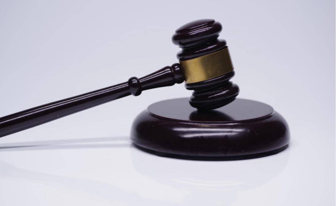 51岁总工程师聚餐饮酒摔倒回家后身亡 法院判单位及餐厅共赔38万<strong></p>
<p>莱特币交易所</strong>,14名聚餐者不担责