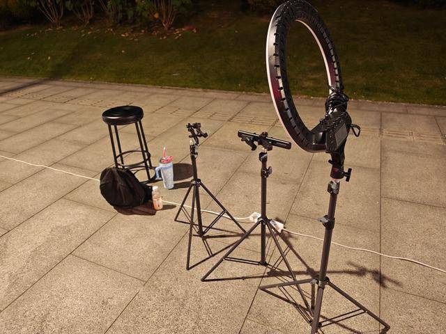 100米有近20个直播间<strong></p>
<p>莱特币交易所</strong>,深夜的成都街头为何“长满”主播?