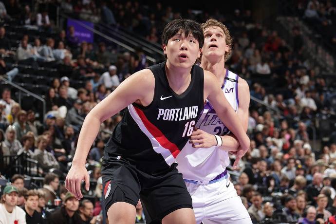 杨瀚森迎NBA常规赛首秀<strong></p>
<p>莱特币交易所</strong>,两罚全中拿到个人NBA生涯首分;此前出场时播音字幕都是中文