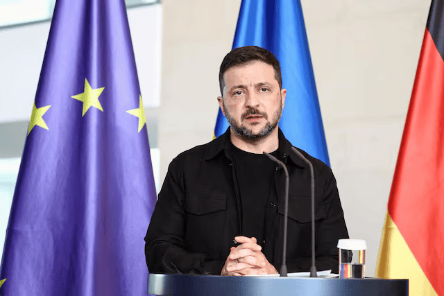 泽连斯基:乌将在柏林和哥本哈根设立武器出口办事处出售武器<strong></p>
<p>持币地址</strong>,以便筹集更多资金生产国内短缺武器