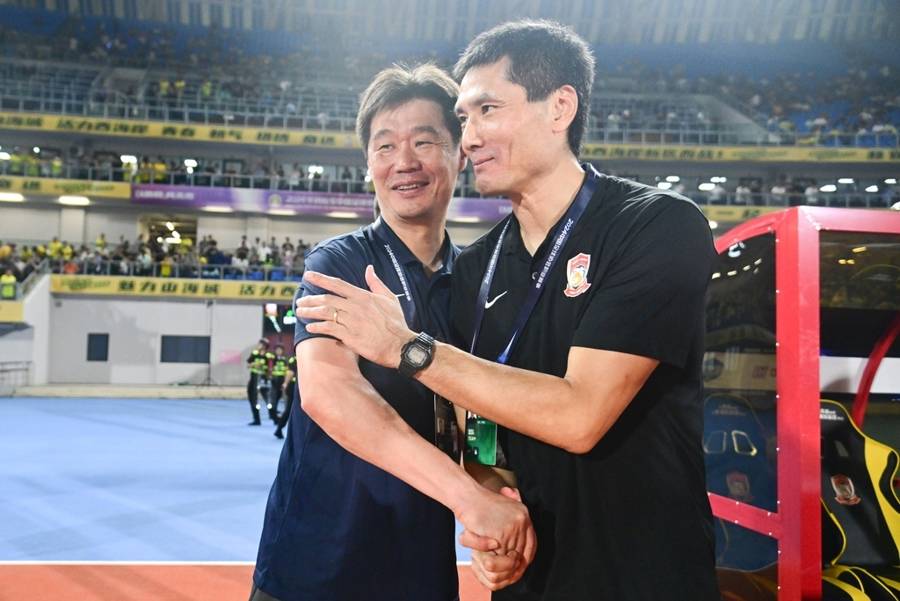 全球选聘四个月<strong></p>
<p>csc币</strong>,招来只有一年执教经历的本土教练,国足新帅竟是邵佳一