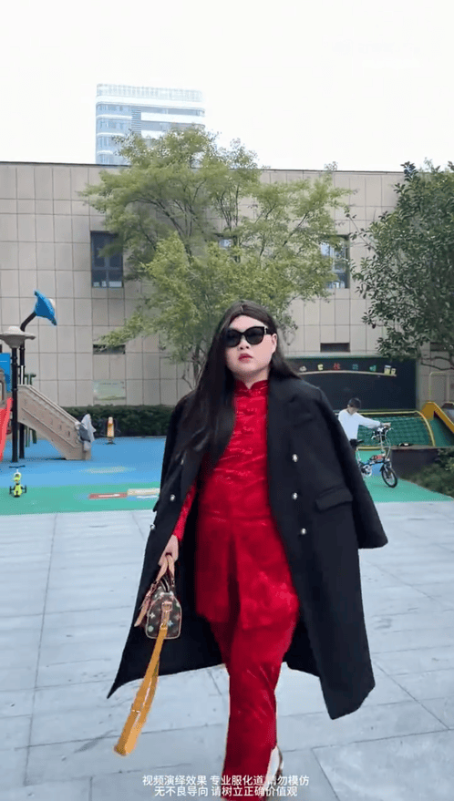 模仿李湘穿搭<strong></p>
<p>币万</strong>,网友调侃“开庭带着你这堆聚酯纤维地摊货”,专家:聚酯纤维也有贵的