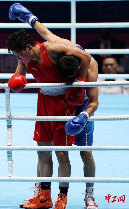 全运会拳击男子80公斤级决赛<strong></p>
<p>炒币</strong>,王小保夺冠!