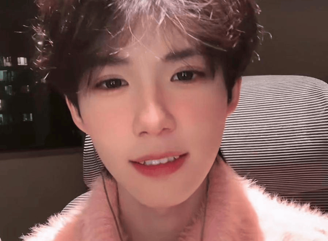 何秋亊称演唱会未获报酬引关注<strong></p>
<p>zsc币</strong>,主办方老板160万股权被冻结