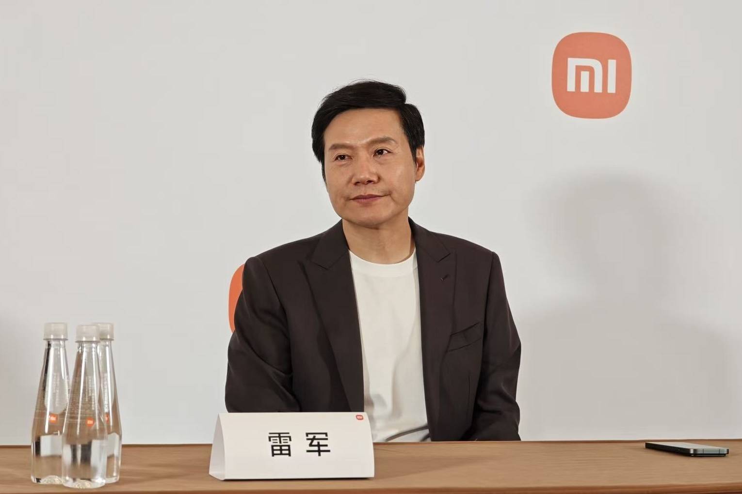 雷军宣布1亿港元增持后<strong></p>
<p>阳光币</strong>,小米港股美股迎来上涨