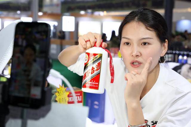 飞天茅台快逼近1499元<strong></p>
<p>lc币</strong>了