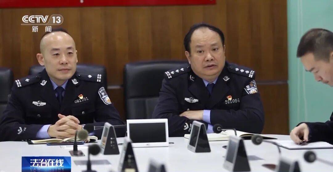 广州南站<strong></p>
<p>鸿币</strong>,一男子频繁“上厕所”,被警方盯上