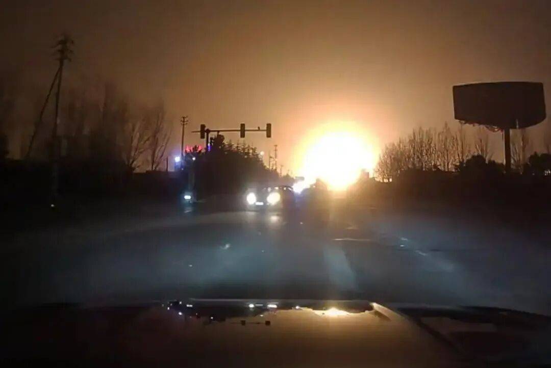 河南偃师一工厂疑发生爆炸<strong></p>
<p>上币流程</strong>，当地回应：再生资源公司发生火情，现场明火已扑灭，无伤亡