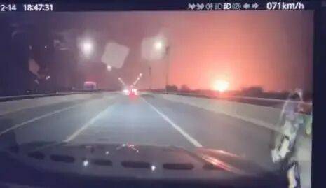 河南偃师一工厂疑发生爆炸<strong></p>
<p>上币流程</strong>，当地回应：再生资源公司发生火情，现场明火已扑灭，无伤亡