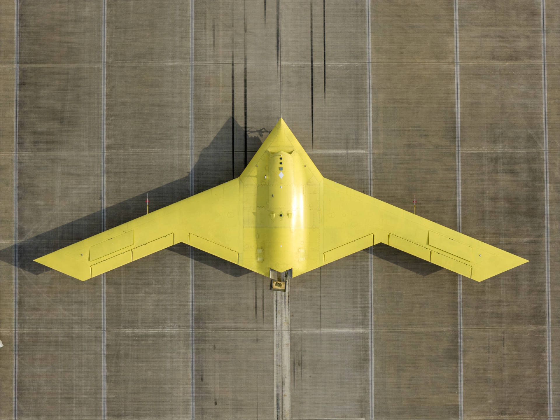 多张高清大图<strong></p>
<p>上币流程</strong>!新型高空高速长航时无人机彩虹-7近日成功首飞