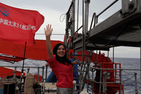 突然爆火!浙大女博士一个月涨粉超50万<strong></p>
<p>币须网</strong>,“我是过了把瘾”!网友:丝滑入脑……