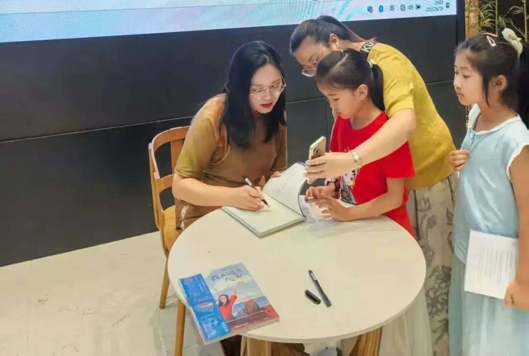 突然爆火!浙大女博士一个月涨粉超50万<strong></p>
<p>币须网</strong>,“我是过了把瘾”!网友:丝滑入脑……