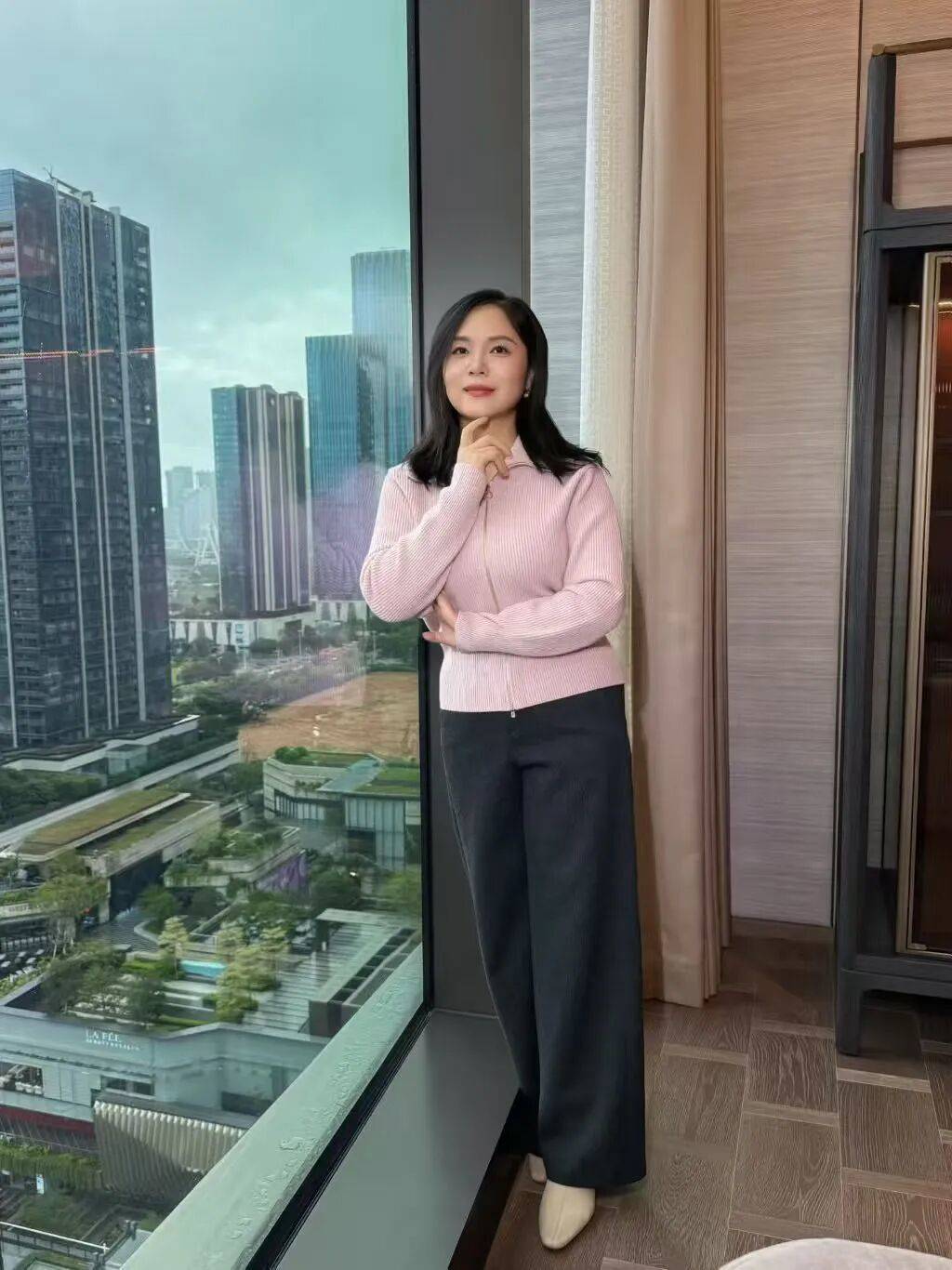 突然爆火!浙大女博士一个月涨粉超50万<strong></p>
<p>币须网</strong>,“我是过了把瘾”!网友:丝滑入脑……