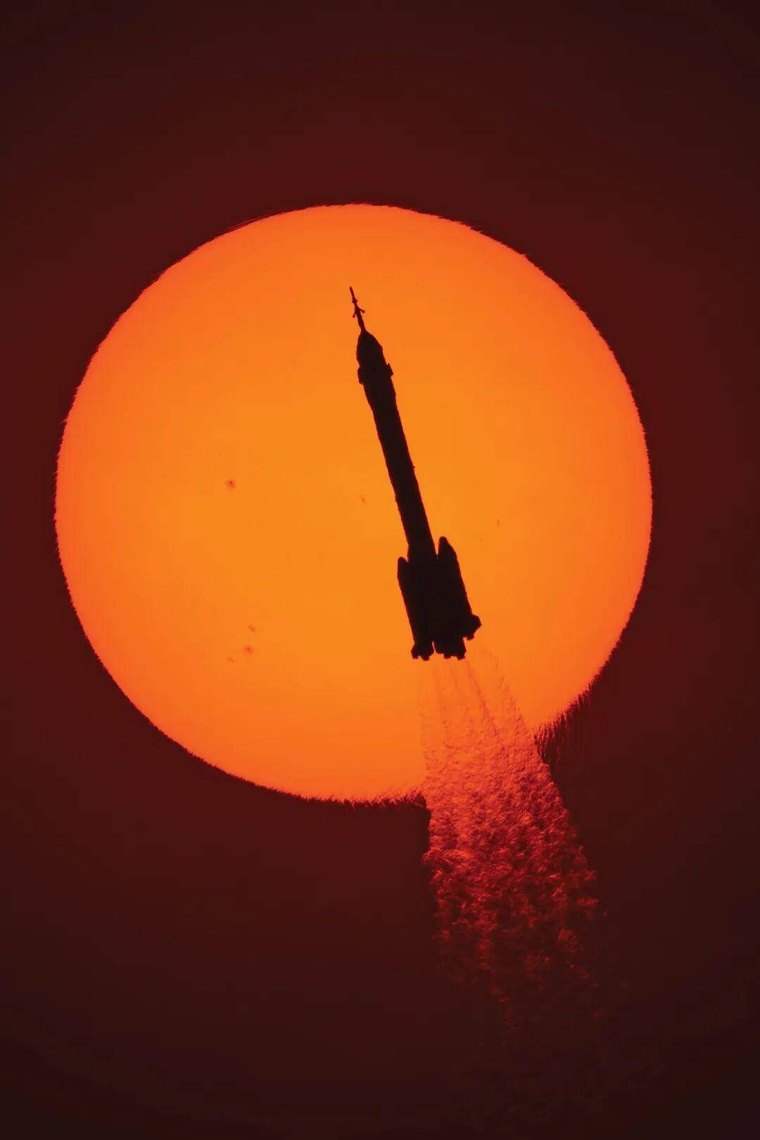 天地接力20天全纪录<strong></p>
<p>十万缅币</strong>，神舟飞船“改签”更多细节公布