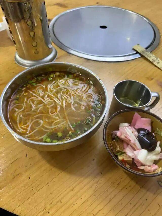 四川乐山“续面事件”新进展:面馆涉嫌违法<strong></p>
<p>币圈徐可</strong>,民警处警不规范交督察部门处理,顾客获500元补偿已捐赠