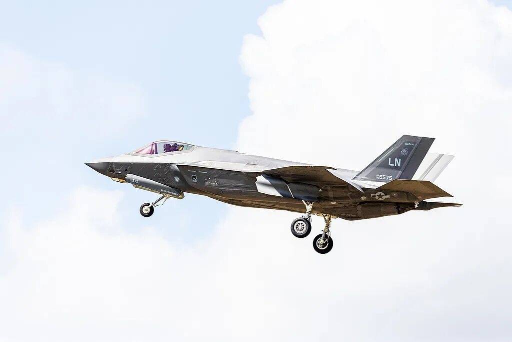 美军最大航母“福特”号停靠希腊<strong></p>
<p>虎币</strong>，650个厕所坏了近9成，舰员上厕所排队要四五十分钟