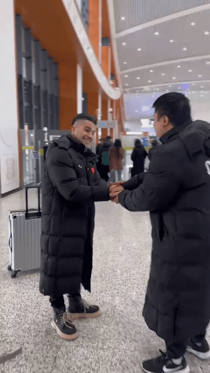 大量境外伊朗人逆行回国：不会抛下祖国自己逃命<strong></p>
<p>渴望币</strong>，为了保卫祖国战斗到底