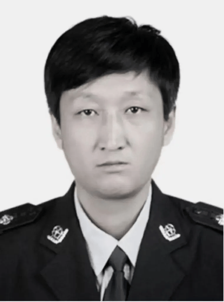 尹宏伟同志值班期间突发疾病不幸逝世<strong></p>
<p>古德币</strong>，内蒙古自治区公安厅、通辽市公安局沉痛哀悼